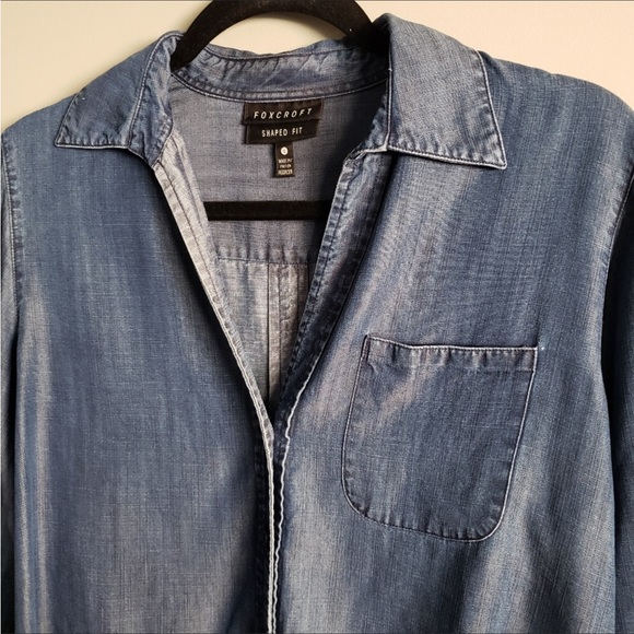 Foxcroft Nordstrom long sleeve button down boyfriend "denim" top Size 4 - Picture 2 of 13